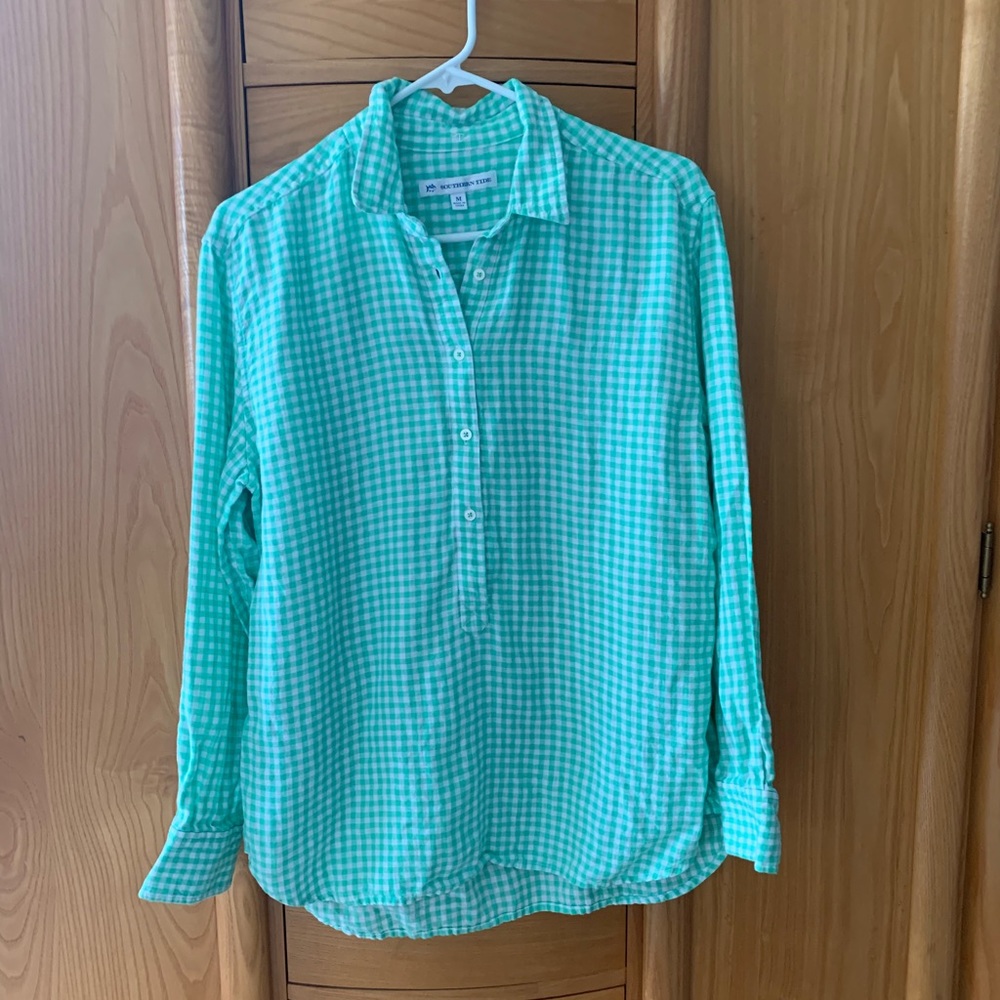 Medium Southern Tide shirt